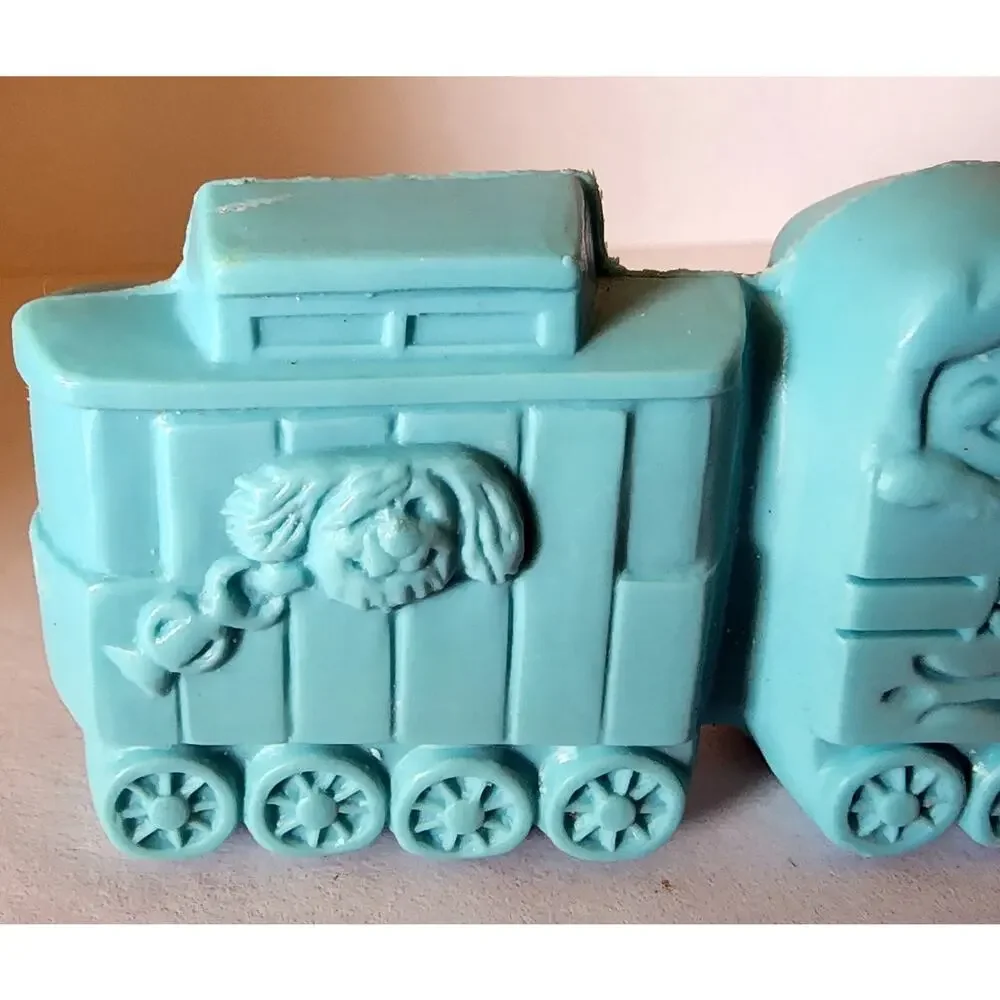 Avon Soap Train 1982 All Aboard Snap Apart Blue 3 Soaps 1oz Each Retro Décor